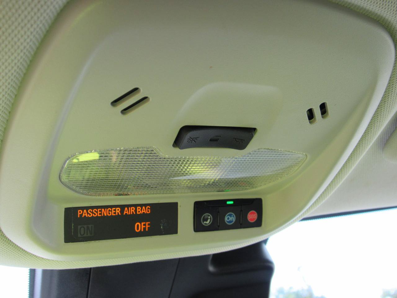 Used 2025 Chevrolet Trax LT FWD image 27