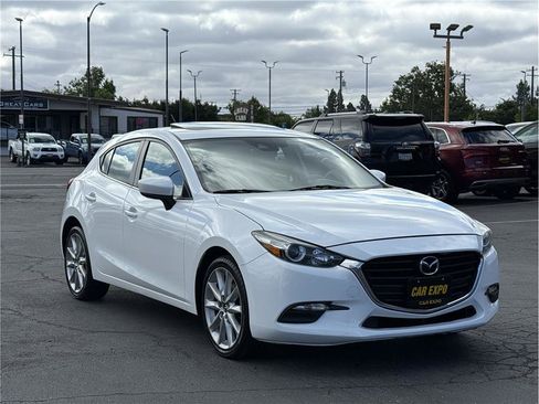 Used 2017 MAZDA MAZDA3 Touring FWD image 3