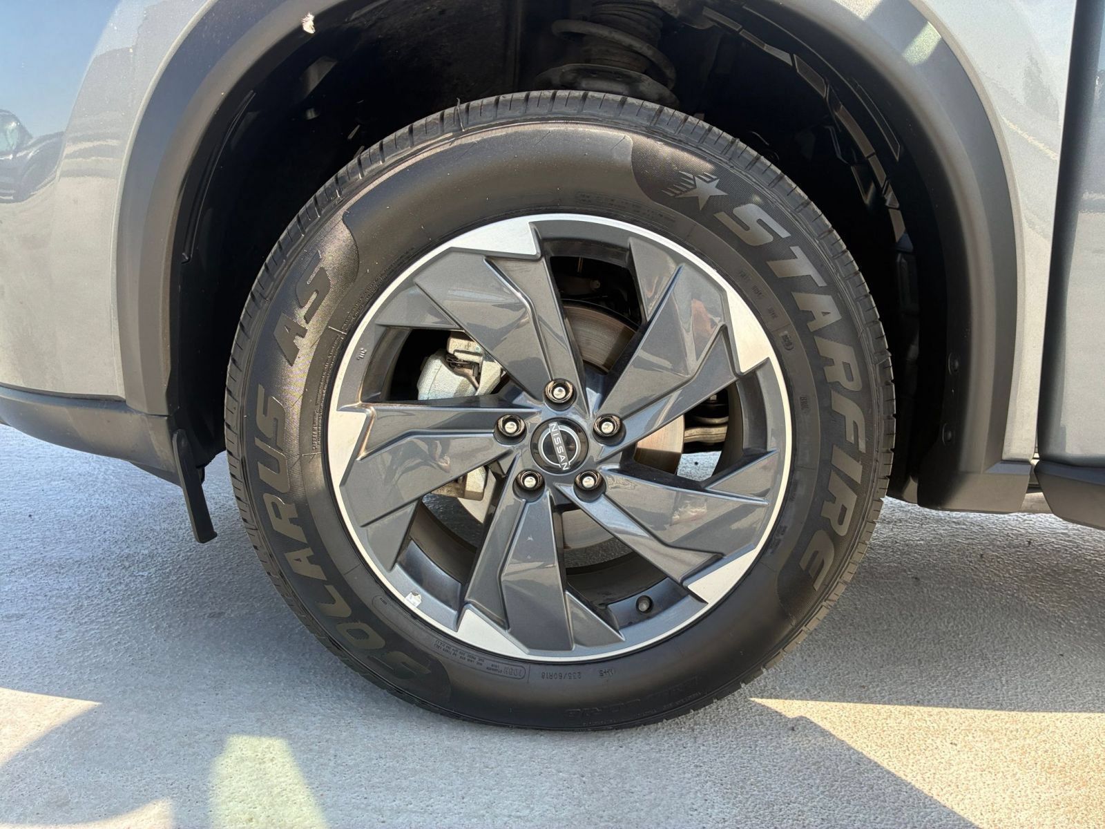 Used 2025 Nissan Rogue SV FWD image 31