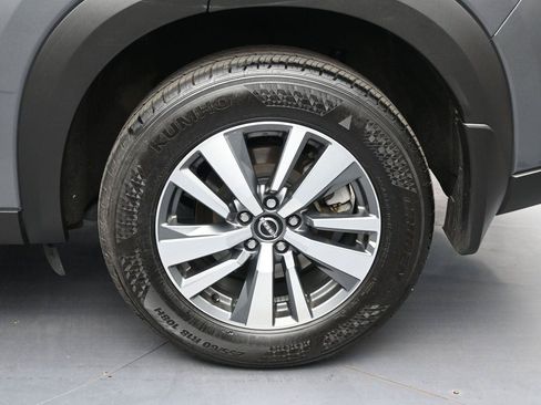 Used 2024 Nissan Pathfinder SL AWD/4WD image 12