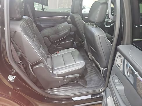 Certified 2025 Buick Enclave Avenir w/ Super Cruise Package image 33