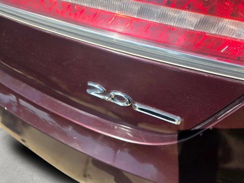 Used 2013 Lincoln MKZ FWD image 19