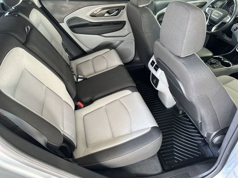 Used 2024 GMC Terrain SLE w/ Driver Convenience Package image 35