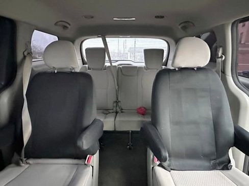 Used 2017 Kia Sedona L image 17