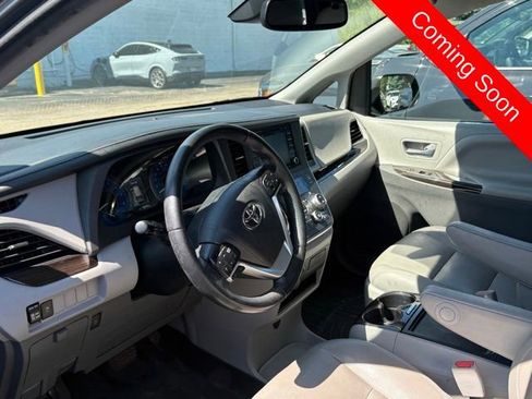 Used 2020 Toyota Sienna XLE FWD image 8