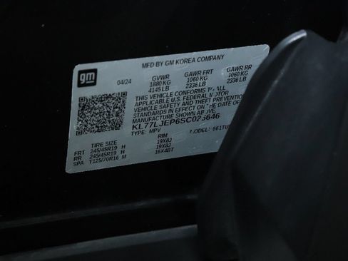 Used 2025 Chevrolet Trax RS w/ Sunroof Package FWD image 21