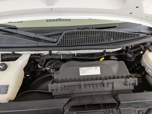 Used 2018 Chevrolet Express 2500 w/ Driver Convenience Package RWD image 21