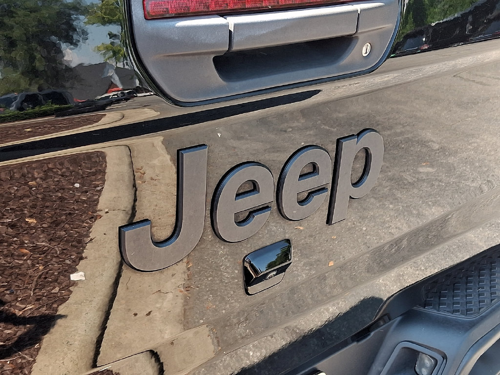 Used 2023 Jeep Gladiator Sport AWD/4WD image 29