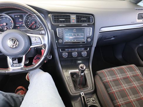 Used 2017 Volkswagen Golf 4-Door FWD image 43