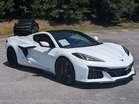Used 2025 Chevrolet Corvette E-Ray AWD/4WD image 11