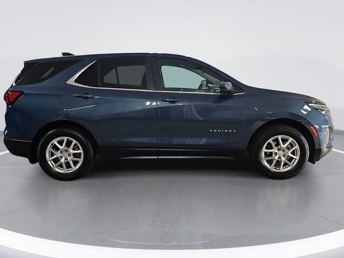 Used 2024 Chevrolet Equinox LT AWD/4WD image 2