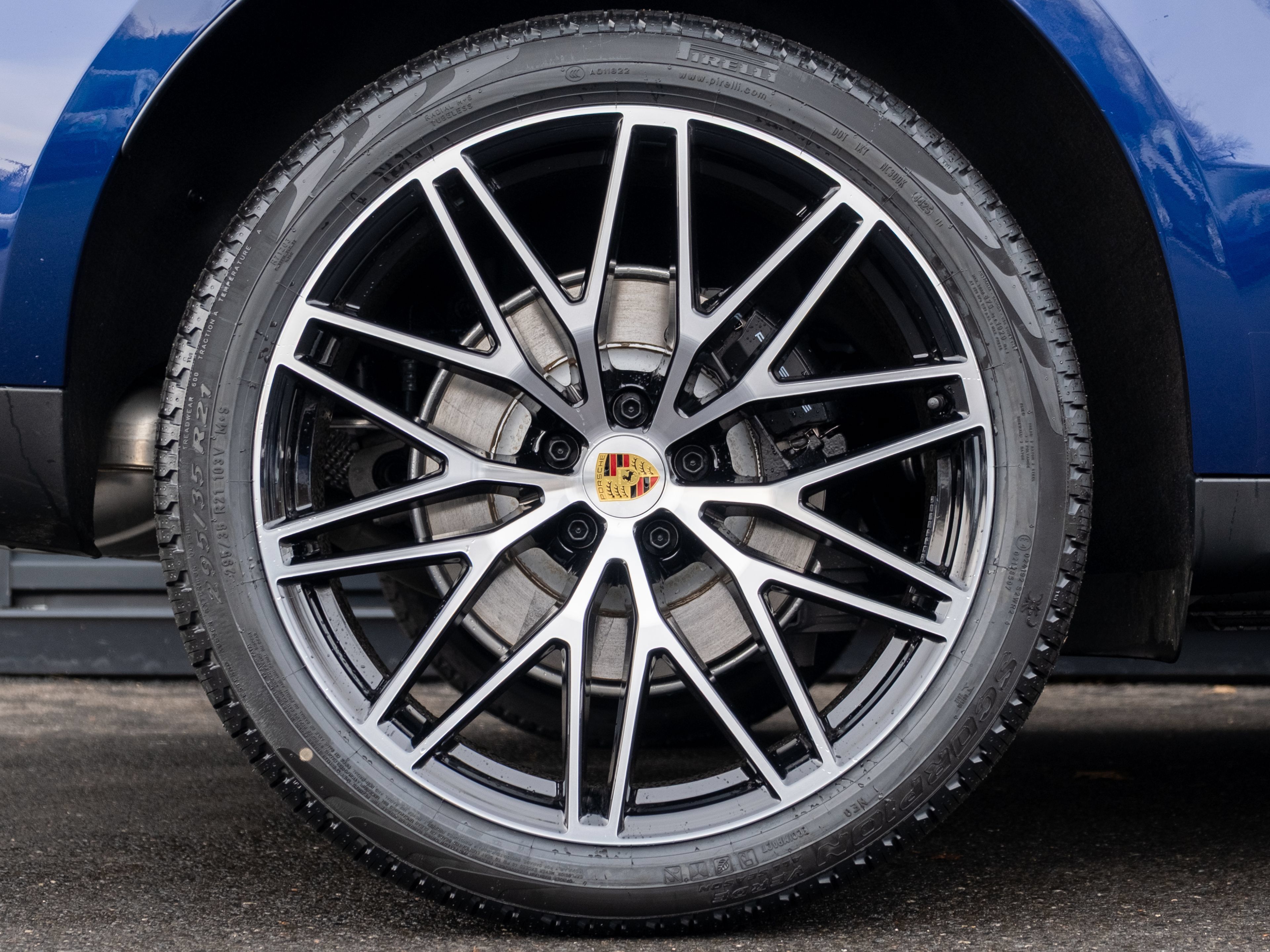 Certified 2026 Porsche Macan AWD/4WD image 14