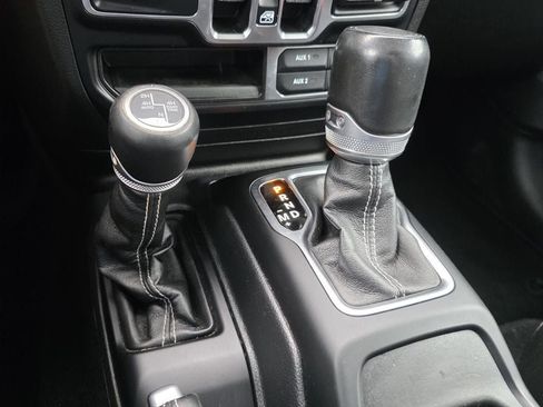 Used 2023 Jeep Wrangler Unlimited Sahara AWD/4WD image 23