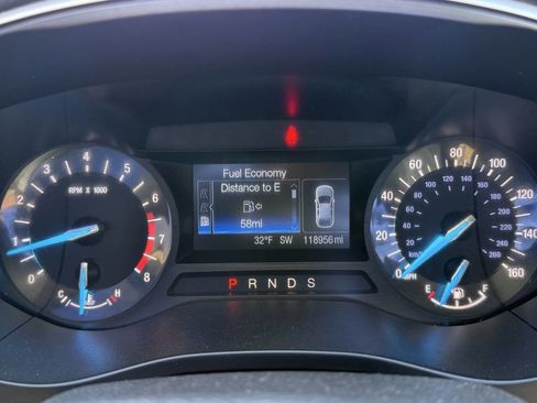 Used 2016 Ford Fusion SE image 12