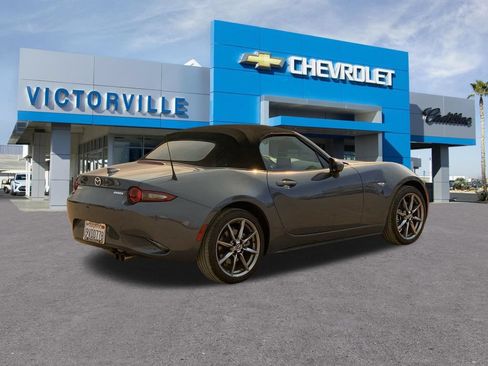 Used 2021 MAZDA MX-5 Miata Grand Touring RWD image 4
