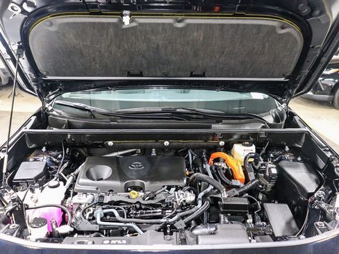Certified 2025 Toyota RAV4 XLE AWD/4WD image 28