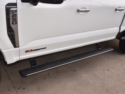 Certified 2024 Ford F250 Platinum image 40