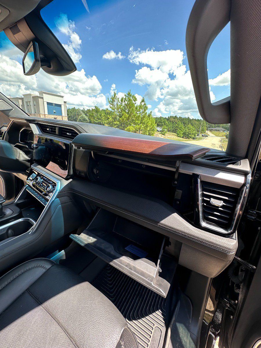 Used 2022 GMC Sierra 1500 Denali AWD/4WD image 25
