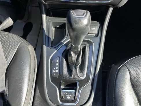 Used 2020 Jeep Cherokee Limited image 25