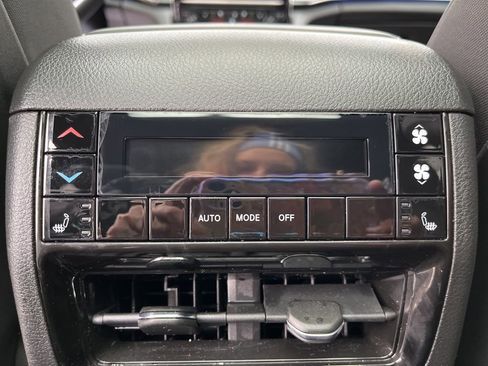Used 2025 Jeep Grand Cherokee L Overland w/ MOPAR Finishing Package AWD/4WD image 48