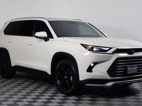 Used 2024 Toyota Grand Highlander AWD Hybrid image 3