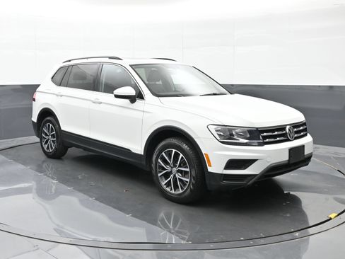 Used 2019 Volkswagen Tiguan SE w/ Panoramic Sunroof Package AWD/4WD image 6