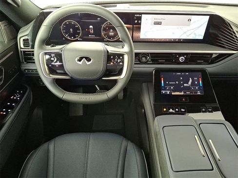 New 2026 INFINITI QX80 4WD image 9