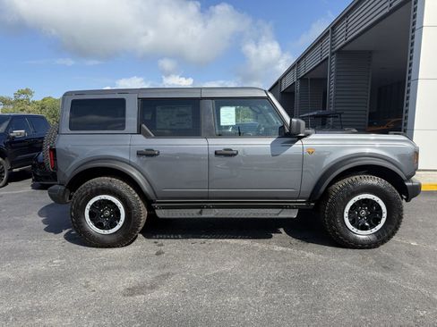 New 2026 Ford Bronco Badlands AWD/4WD image 3