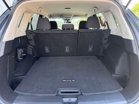 Certified 2025 Nissan Rogue S FWD image 33
