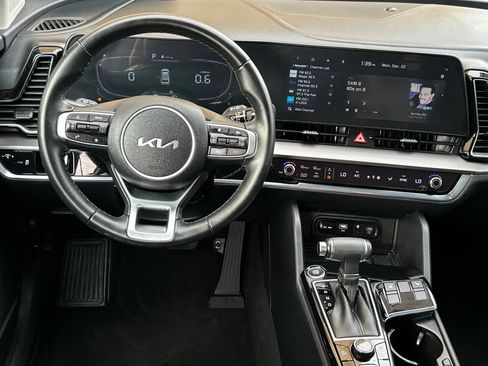 Used 2024 Kia Sportage EX image 13