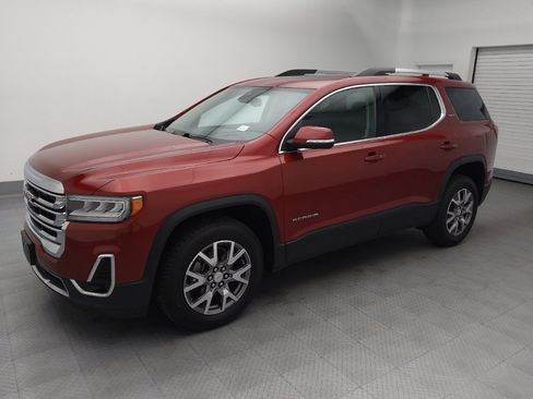 Used 2020 GMC Acadia SLT w/ Driver Alert Package II AWD/4WD image 2