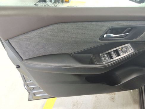 Used 2022 Nissan Rogue SV image 20