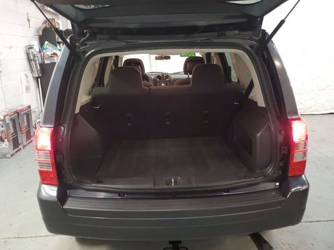 Used 2014 Jeep Patriot Sport image 24