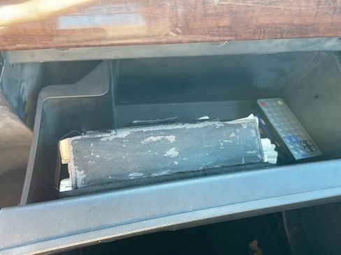 Used 2011 Nissan Armada SL image 38