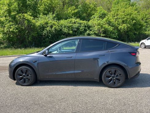 Used 2025 Tesla Model Y Long Range AWD/4WD image 8