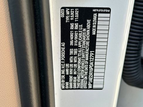 Certified 2023 Porsche Cayenne AWD/4WD image 29