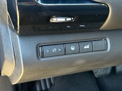 New 2026 Nissan Pathfinder SV image 21