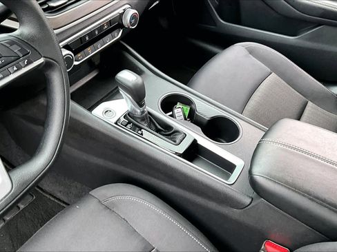 Used 2025 Nissan Altima 2.5 SV image 16