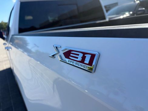 Used 2022 GMC Sierra 1500 SLT w/ SLT Premium Plus Package image 11