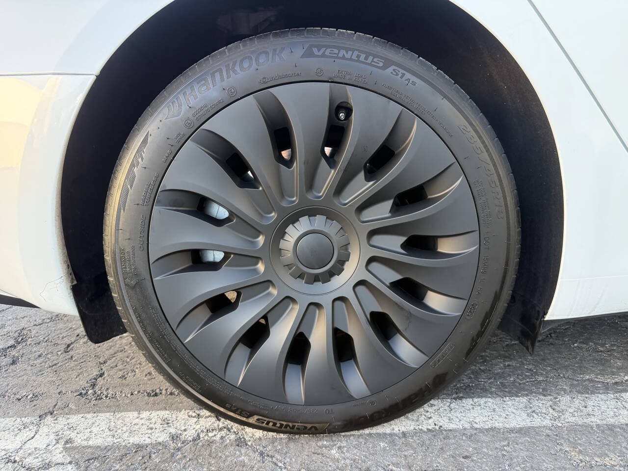 Used 2025 Tesla Model 3 Long Range AWD/4WD image 18