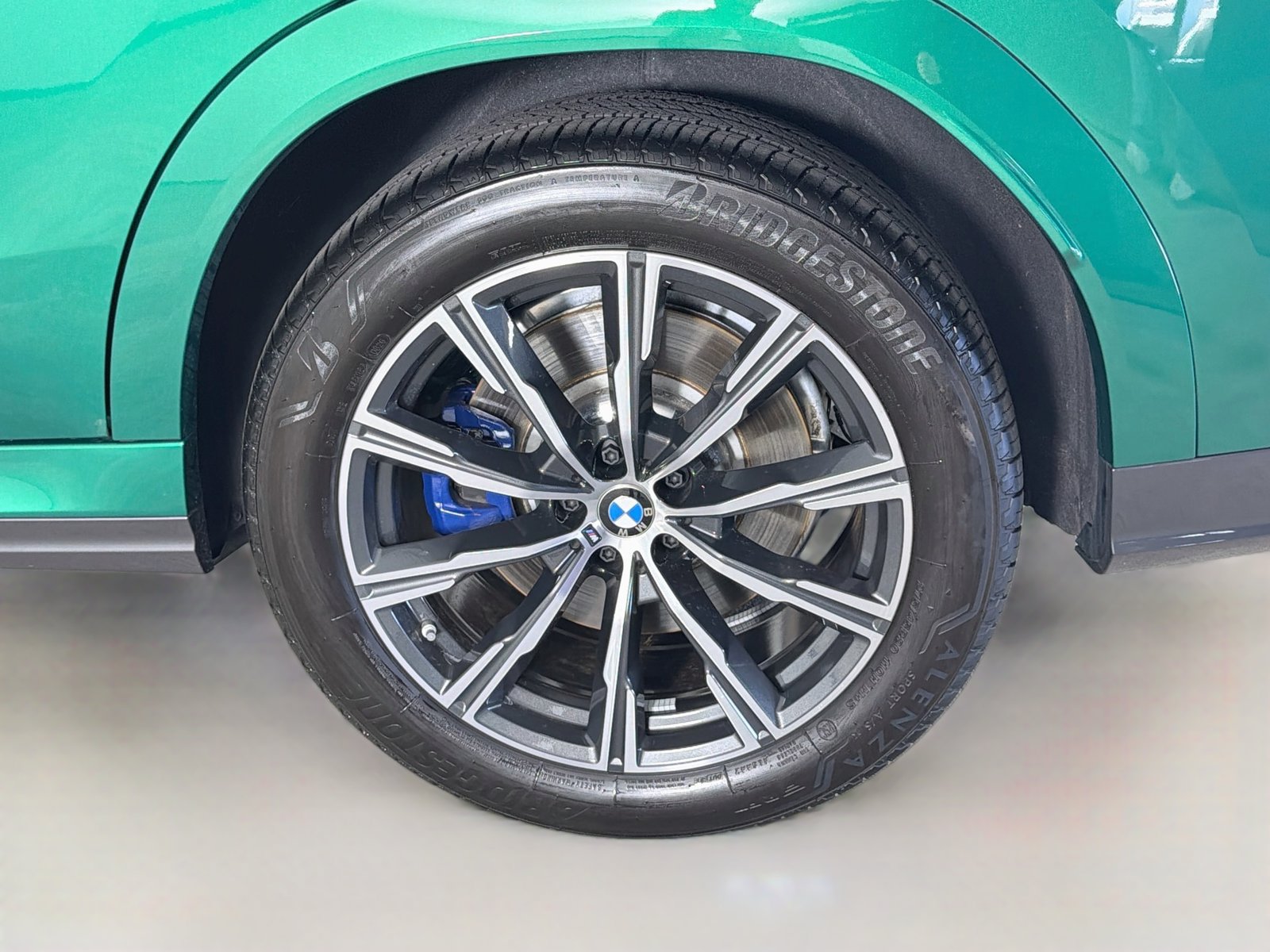 Used 2027 BMW X6 M60i AWD/4WD image 33