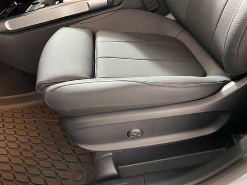 New 2026 Mercedes-Benz GLB 250 4MATIC image 13