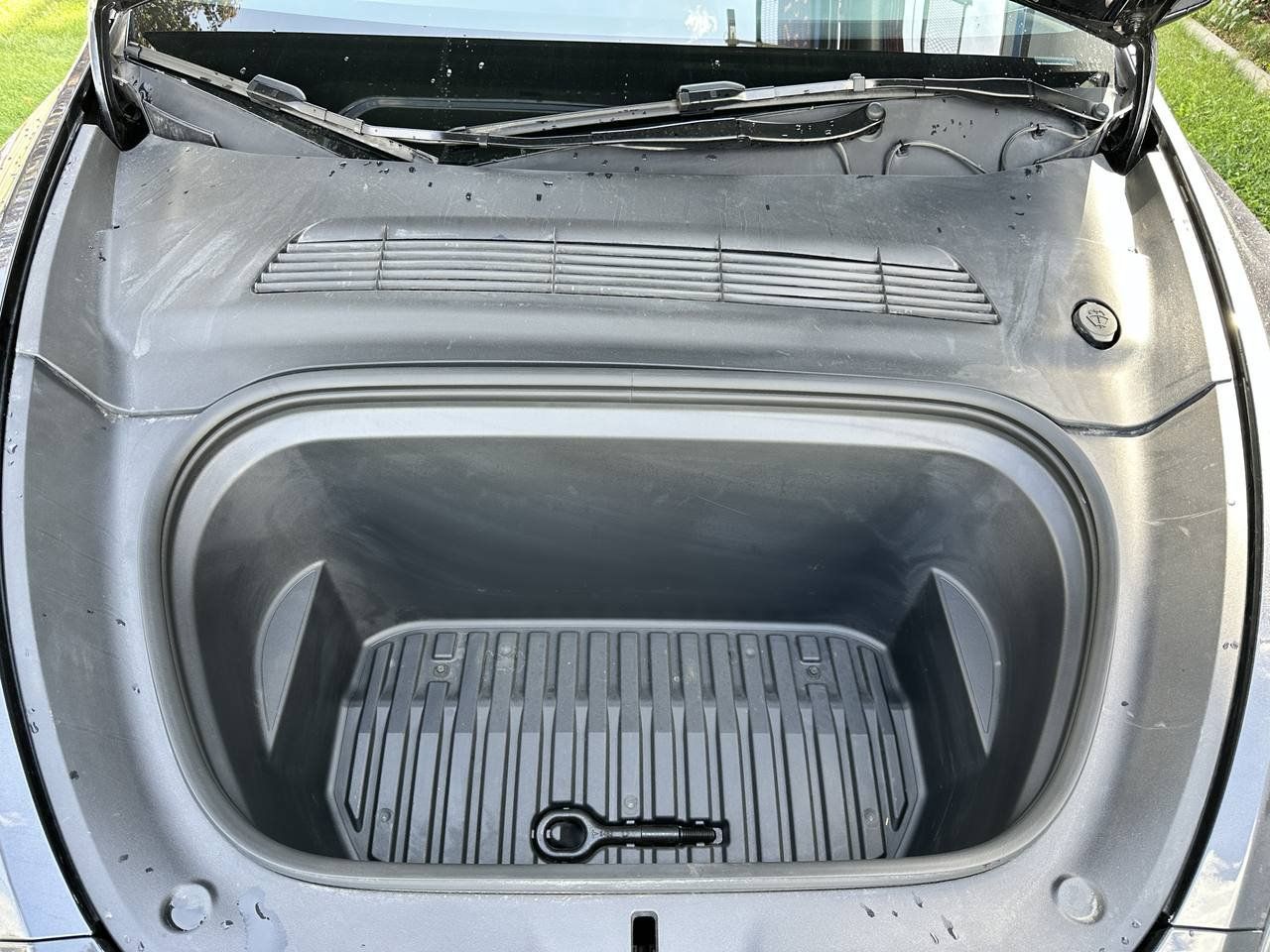 Used 2024 Tesla Model Y Long Range AWD/4WD image 15