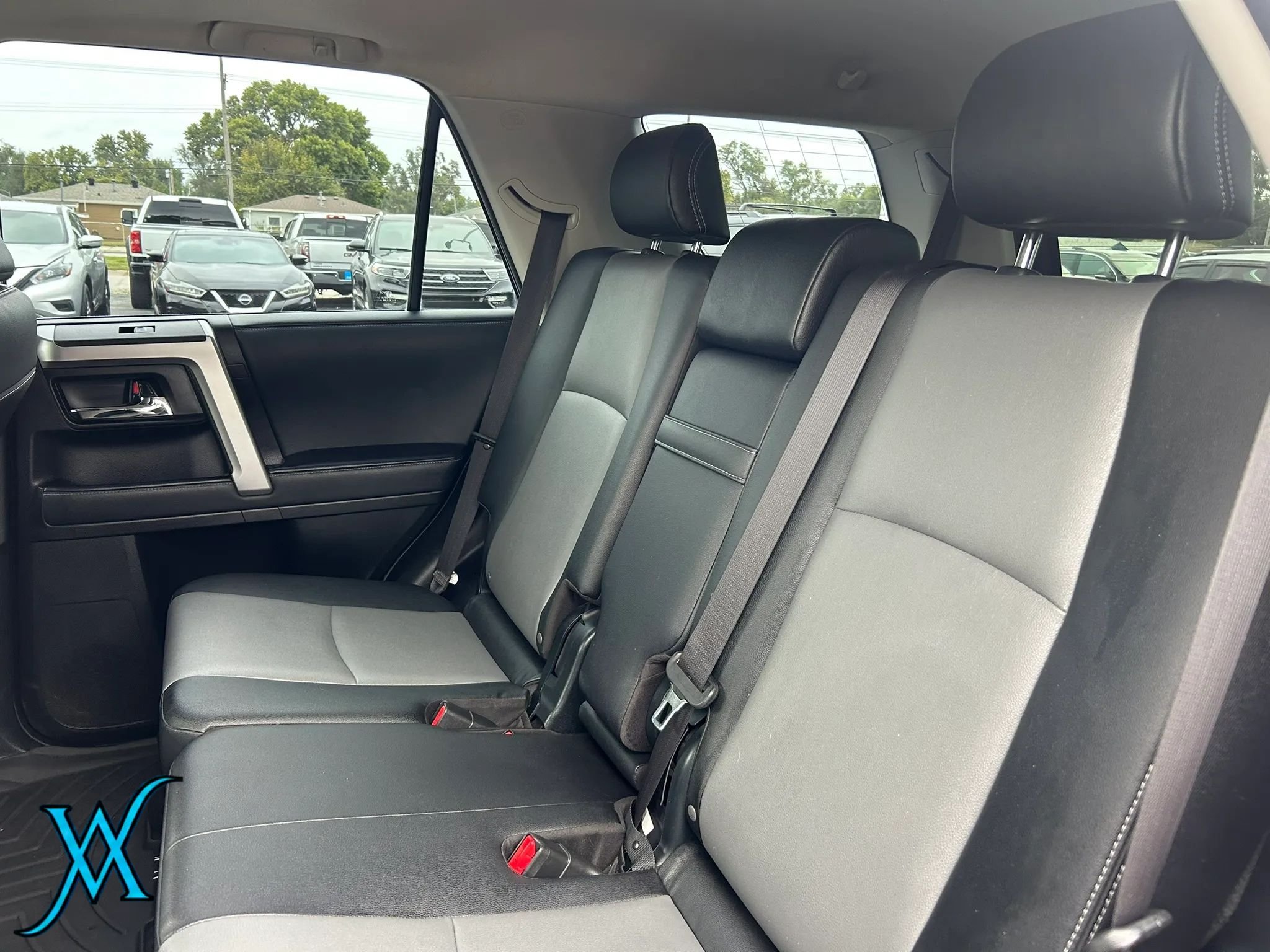Used 2021 Toyota 4Runner SR5 Premium w/ Moonroof Package AWD/4WD image 17