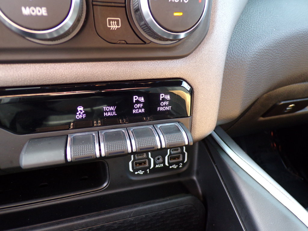Used 2022 RAM 1500 Big Horn AWD/4WD image 22