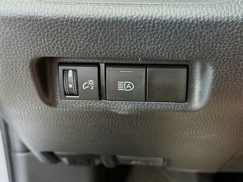 Used 2024 Toyota RAV4 XLE FWD image 17