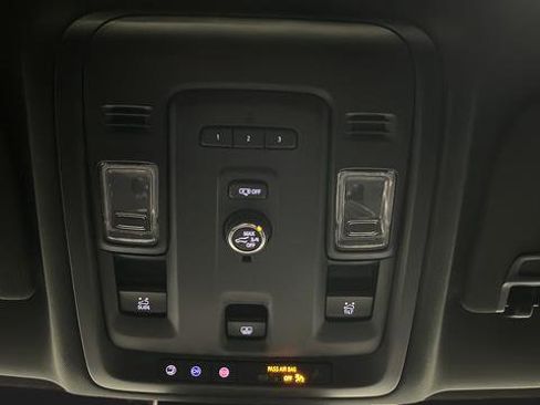 Used 2023 GMC Yukon SLT image 35