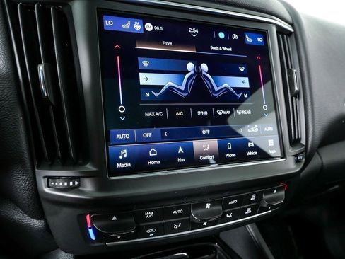 Used 2023 Maserati Levante GT AWD/4WD image 17