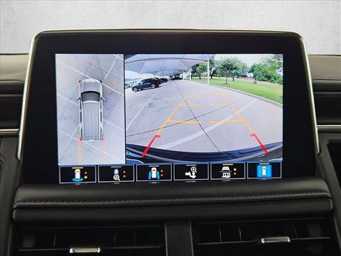 Used 2021 Chevrolet Tahoe Z71 w/ Z71 Signature Package AWD/4WD image 11