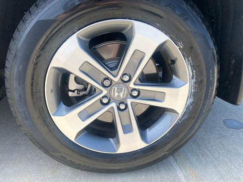 Certified 2025 Honda Pilot EX-L image 26